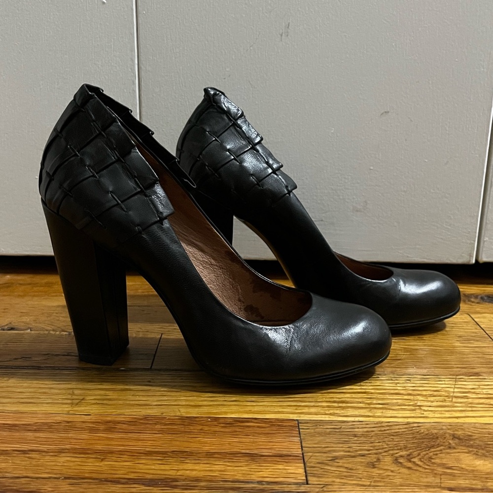 No 704 b Black Chunky Heel Pumps - Size 7